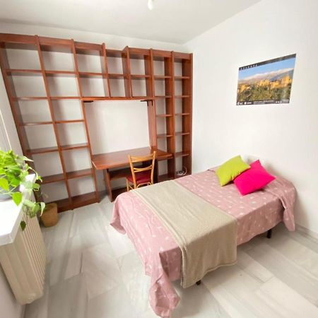 Pati Perro Lägenhet Granada Exteriör bild