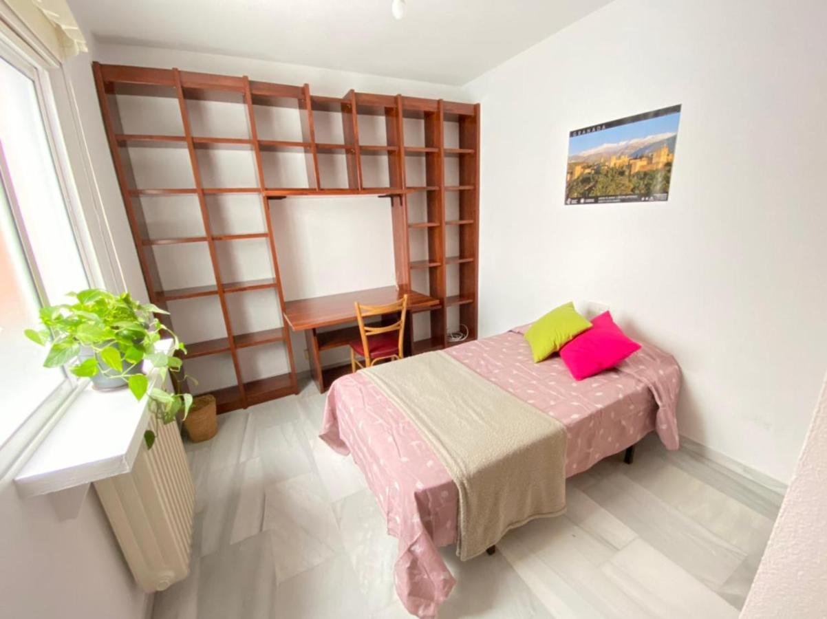 Pati Perro Lägenhet Granada Exteriör bild